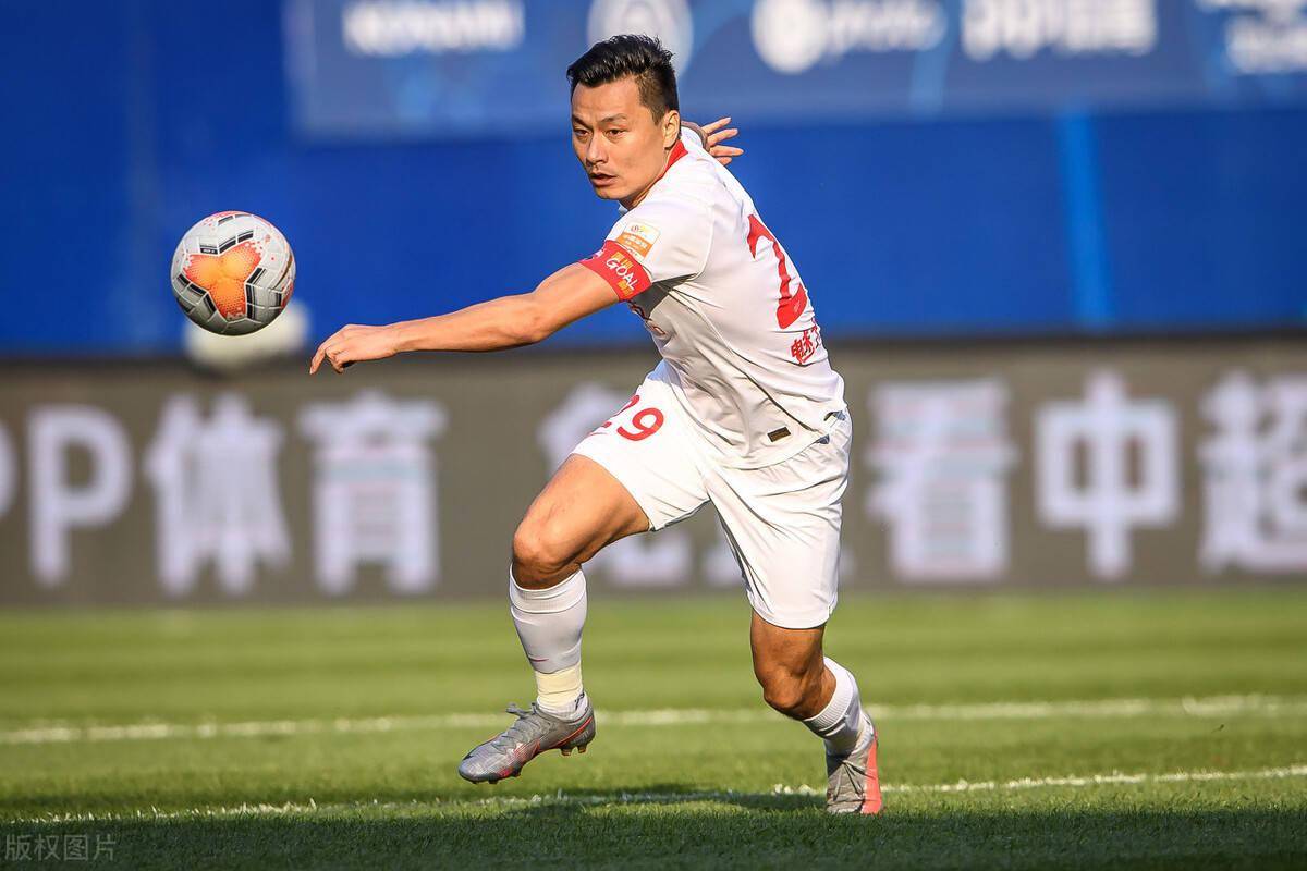 天津荣立挑战广州富力，谁将在场上占据优势？的简单介绍