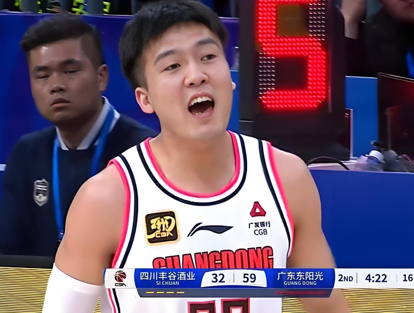 包含久经考验的球员在关键时刻站出的词条