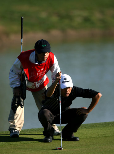 队员之间的默契配合将决定比赛胜负