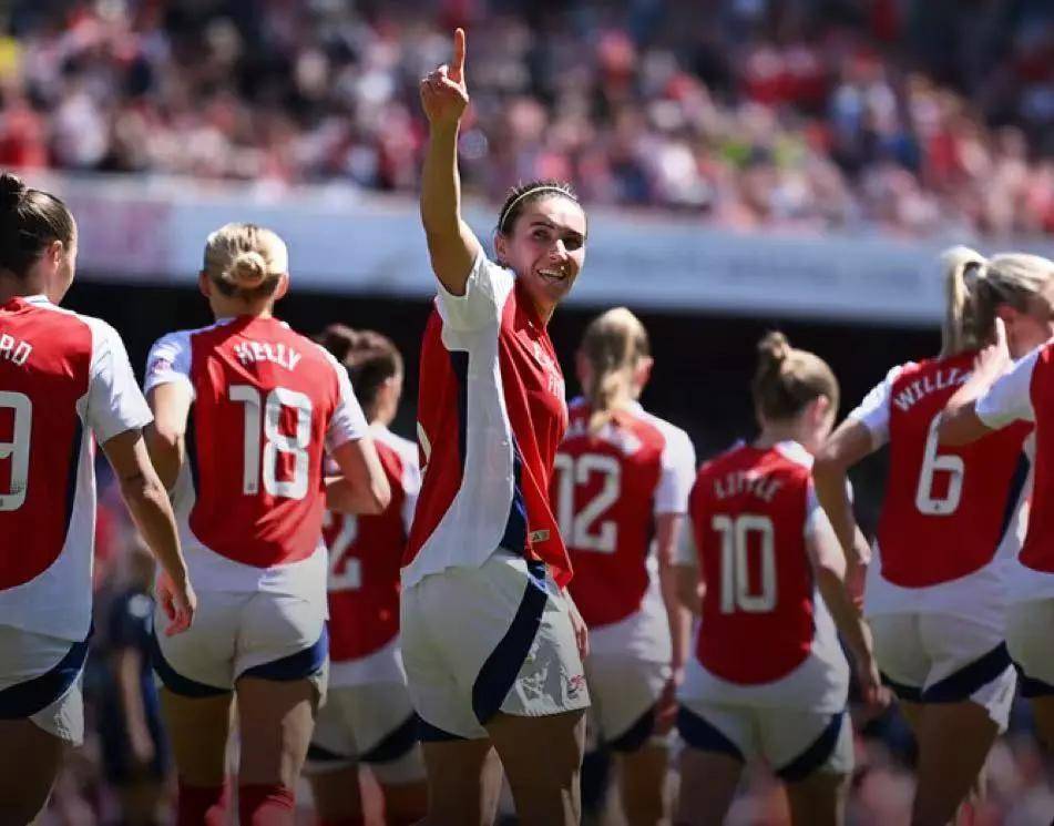 包含阿森纳错失单刀球，C罗门将神勇扑救成最大功臣！的词条