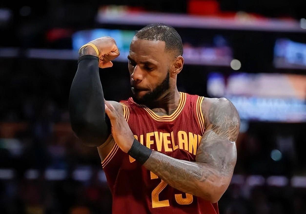 詹姆斯迎来二十赛季高光表现，RNG球迷沸腾！