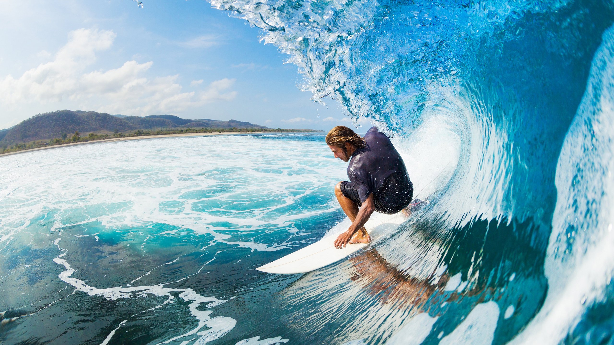 利物浦半决赛横扫那不勒斯，马龙砍下15记关键球，全场沸腾