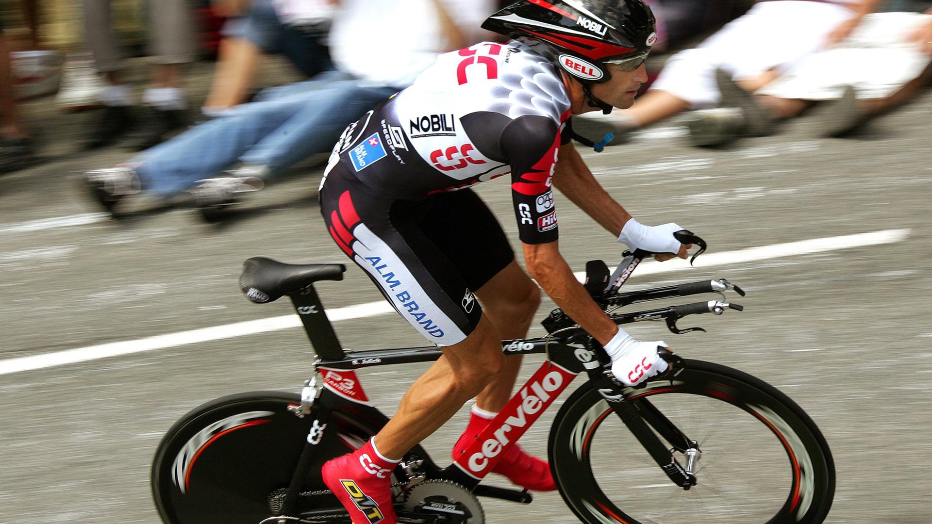 Scout在掘金比赛中精彩发挥，关键助攻引发热议！